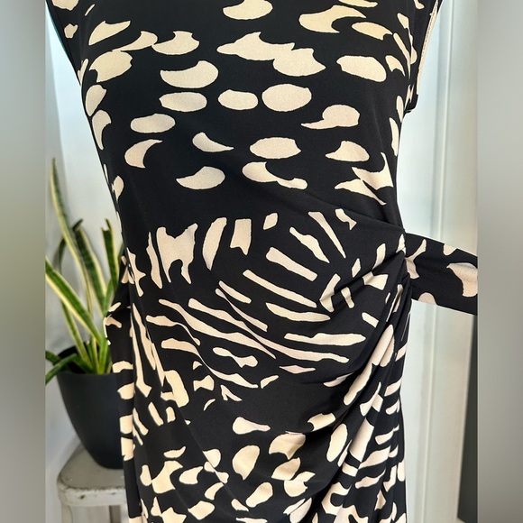Motherhood Maternity size small Black and Tan Dotted Speckle Dress w/ Tie Front - Picture 7 of 16